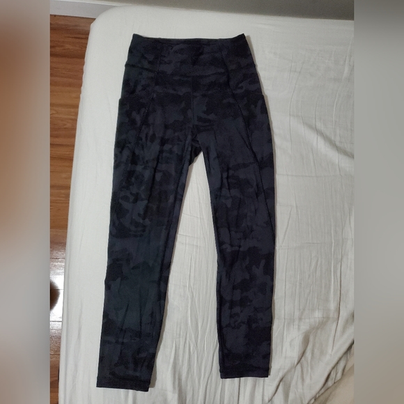 Lululemon Cropped Pants - Picture 2 of 3